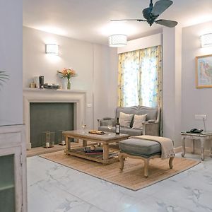 Tower King Suite